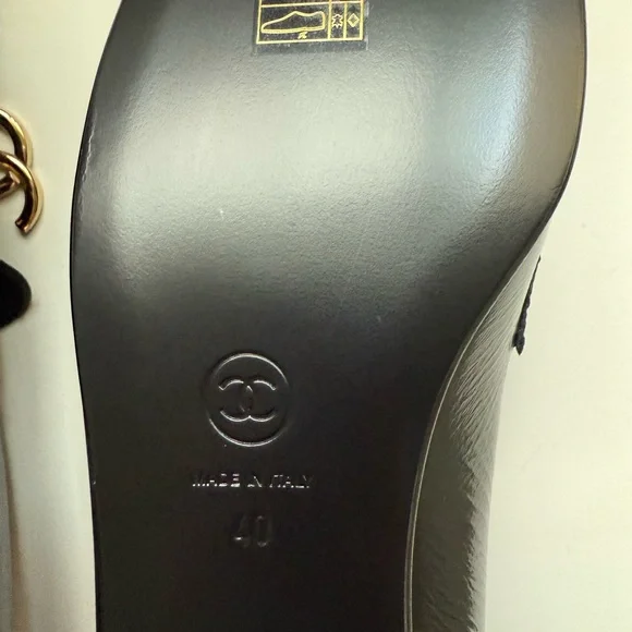 CHANEL Black Loafers with Gold CC Accent SZ 40 NWB/ full set display picture 1
